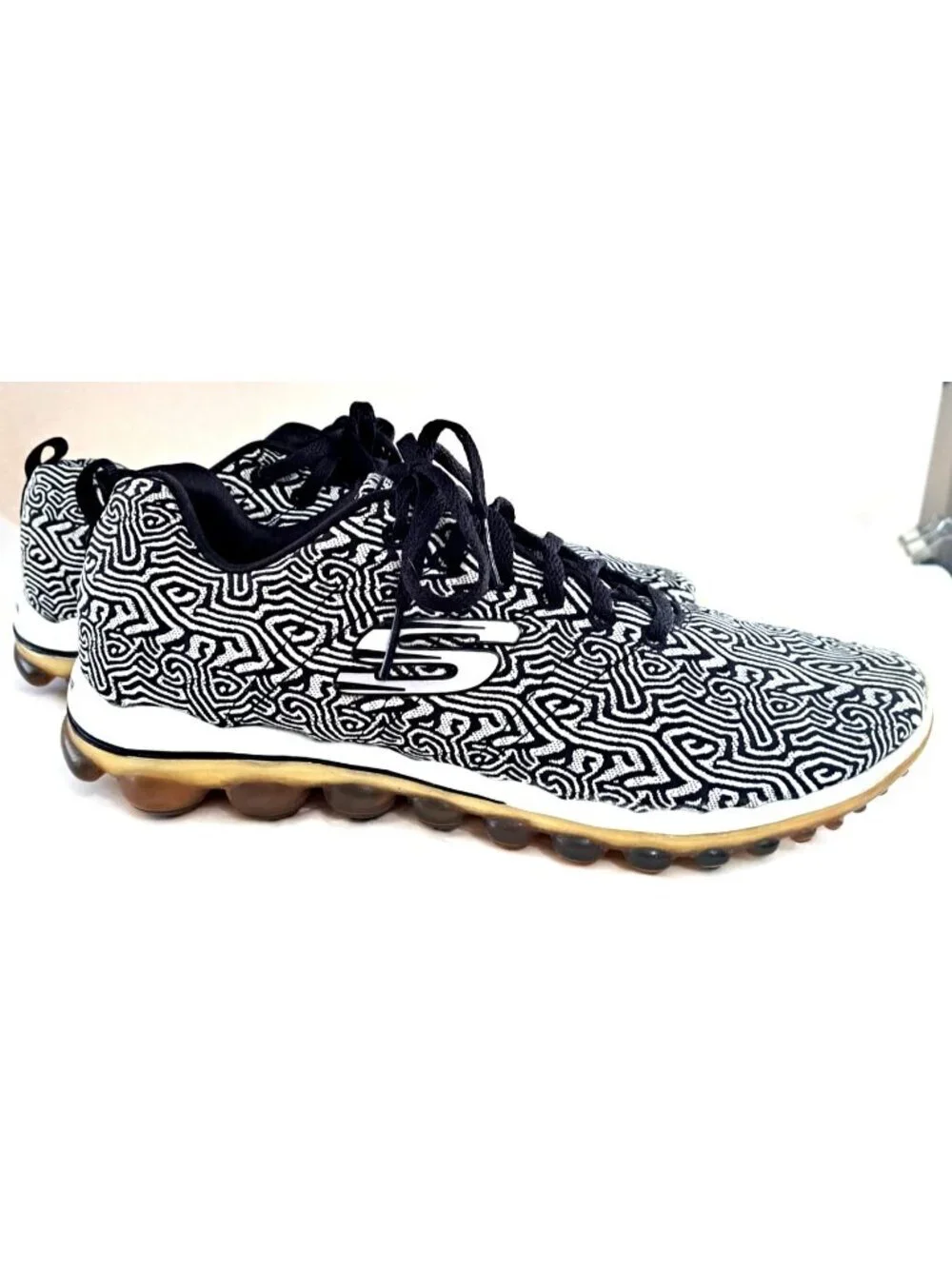 Skechers Skech-Air Women's 9 Black White 12214 Low Top Sneakers